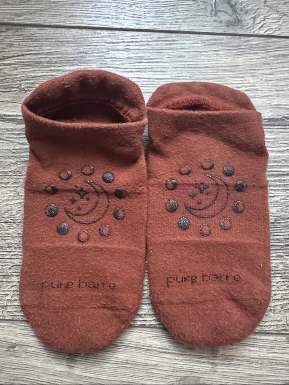Pure Barre Rust No-Show Grip Socks with Moon and Stars Grip